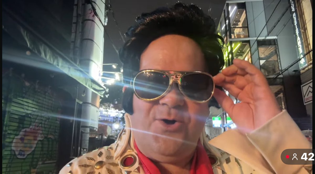 Happy Halloween from Osaka Japan with <a href="/DaveInOsaka/">Dave in Osaka</a> youtube.com/live/5nEhlvFPO…