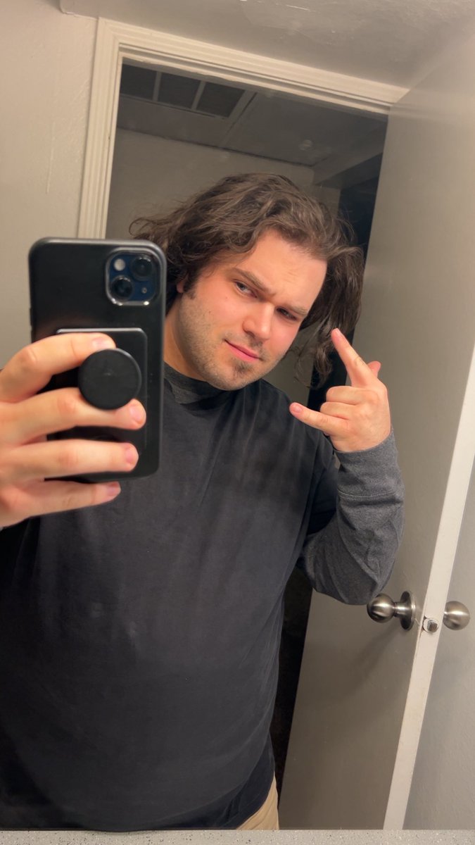 PoorlyAgedStuff's tweet image. this is not the greatest costume in the world. this is just a tribute