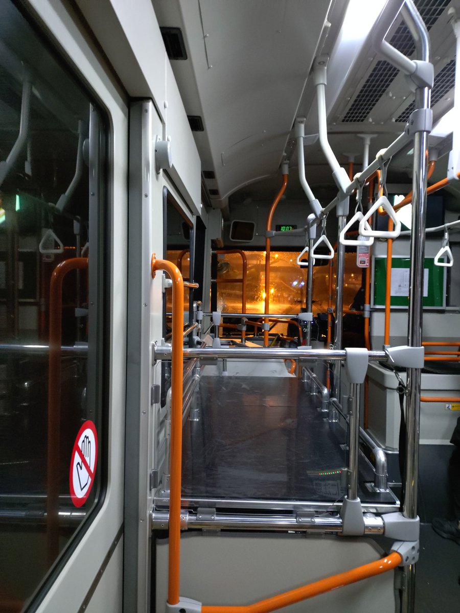 今日は羽田まで移動✈️
大阪の試合🏀
土曜日が試合開始早くて
日曜日が試合開始遅いので
三泊四日の遠征になったー😭

二泊三日で行ける
沖縄よりも大変🤣

明日は✈️始発で
神戸に飛びまーす✈️

ガンバレレバンガ💚