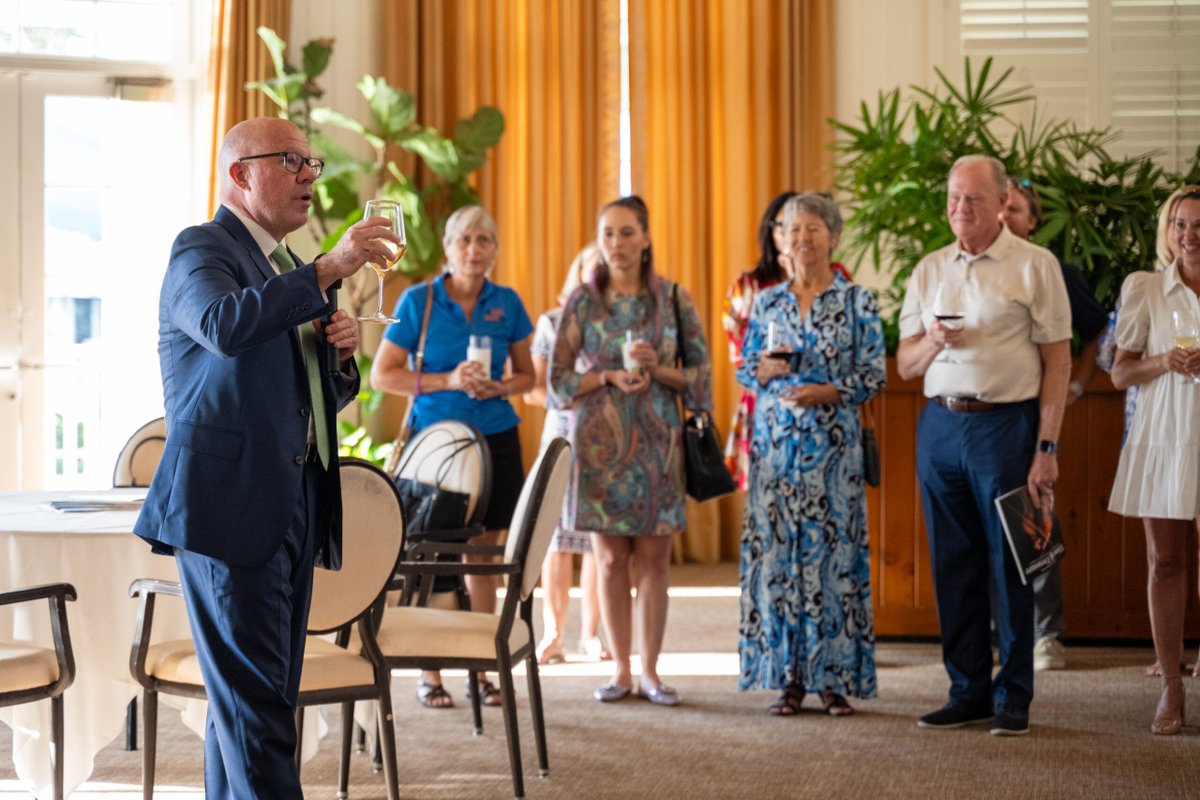 ircfoundation's tweet image. On October 23rd, Indian River Community Foundation hosted a reception to celebrate the publication of the 2026 Time &amp;amp; Treasure Guide to Better Giving. Click the link to learn more!
bit.ly/434GbxU
