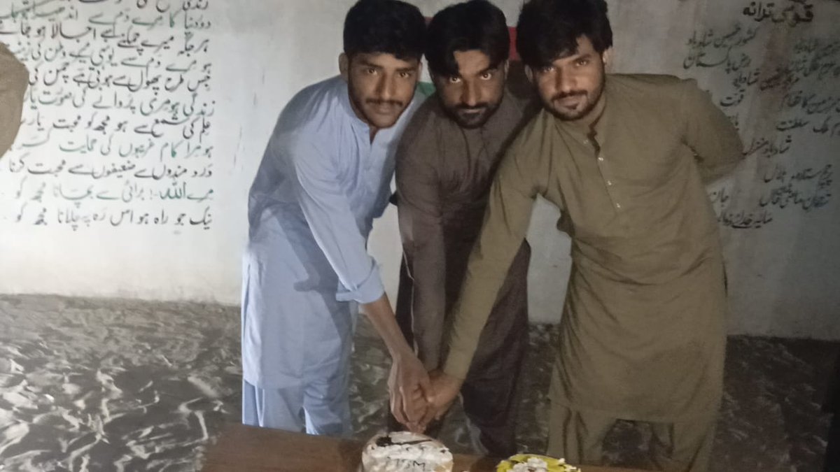 MSMofficialNP's tweet image. مصطفوی سٹوڈنٹس موومنٹ تحصیل منکیرہ یونٹ کپاہی ضلع بھکر کے زیرِ انتظام ایم ایس ایم کے 31ویں یوم تاسیس کے موقع پر پروقار کیک کٹنگ کا اہتمام کیا گیا۔

.
.
.
#MSMNPUNJAB #MSMForStudents #Bhakkar #31YearsOfMSM #MSMMankera #MSMOfficialNP #SMTeamMSMNPunjab #MSMFoundationDay