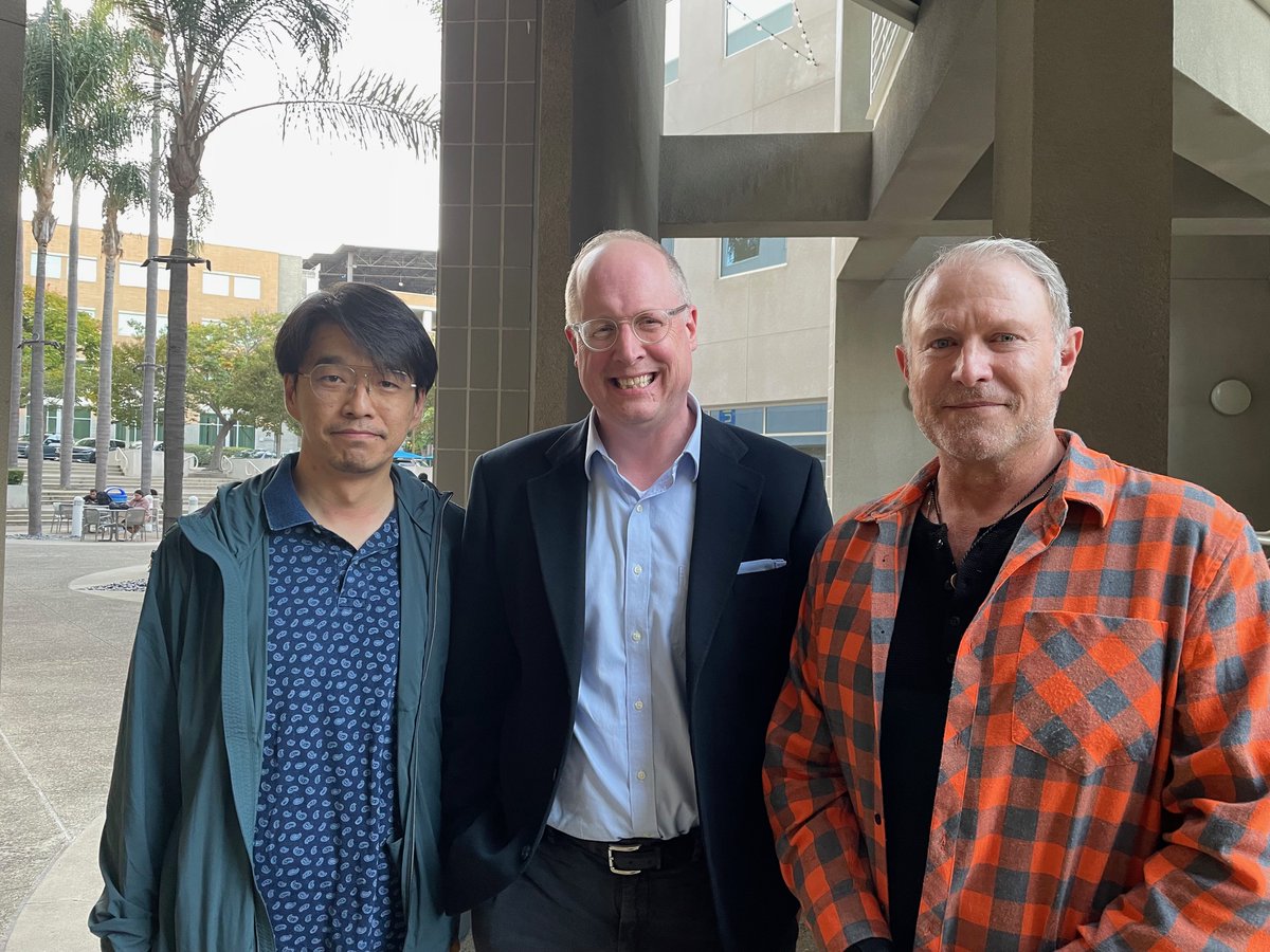 UCI law students and ACC Southern California (Association of Corporate Counsel) come together in a pro bono effort called “Street Law” teaching high school students about Civil Rights, Copyright, and Contracts.