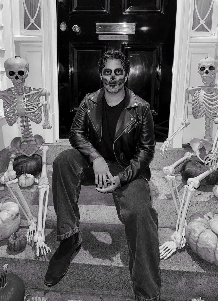 let’s bone 💀 happy halloween