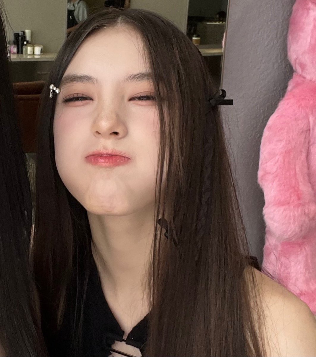 이사진에서 못빠져나오고이뜸…
졸귀통…………..