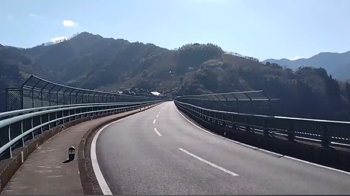 tkawano2's tweet photo. 明日は天翔大橋へ😎✨
#zx14r
#z34versionnismo
#宮崎天翔大橋 https://t.co/sfChfUUFRq