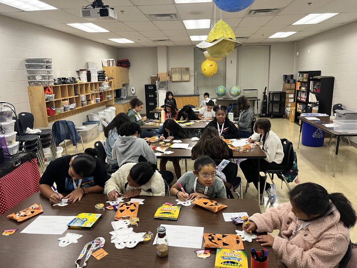 Mireles kindness club had a spooky good time writing faBOOlous notes to our teachers and staff and signing our pledge to be kind! <a href="/NISDCounseling/">NISD Counseling</a> <a href="/NISDMireles/">Mireles ES</a>