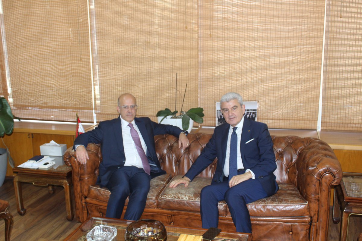 📢 مستجدّات حول عملية التوظيف في مركز مدير عام المجلس اللبناني للإعتماد (كوليباك -COLIBAC)

بعد انتهاء مهلة التقدّم إلى المركز، تشارك <a href="/OmsarGov/">OMSAR LEBANON</a> معلومات عامة حول المتقدّمين، تأكيدًا على مبدأ #الشفافية الذي تعتمده في جميع مراحل التوظيف.

في هذا الإطار، عقد الوزير د. <a href="/makkifadi/">Dr. Fadi A. Makki</a>