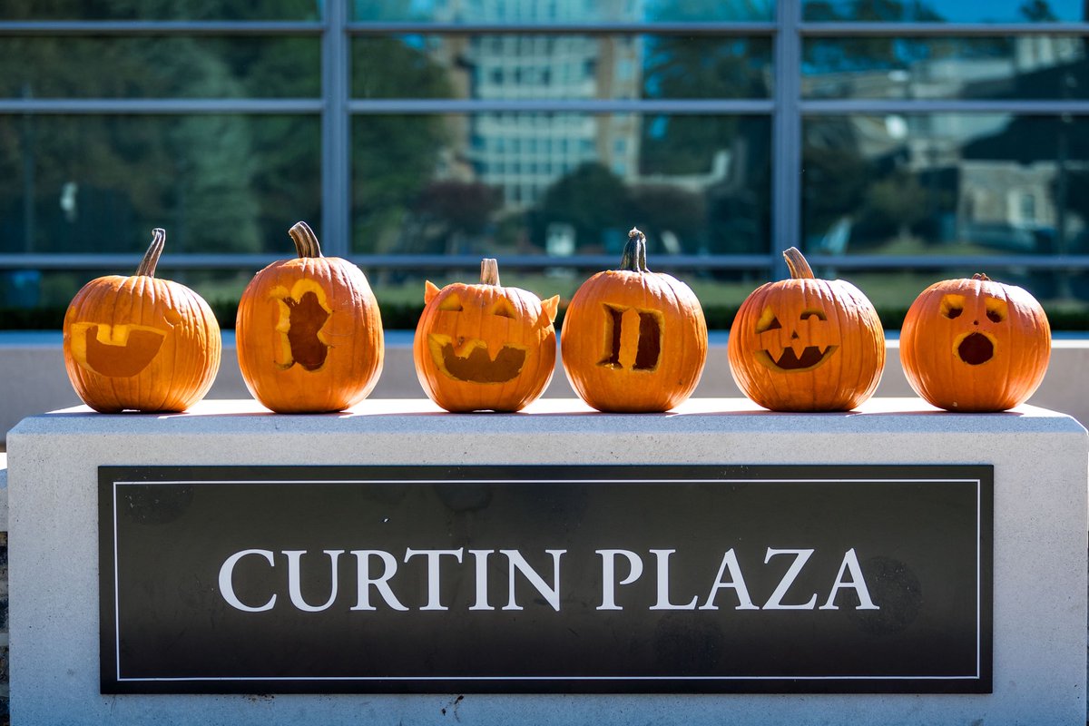 𝕳𝖆𝖕𝖕𝖞 𝕳𝖆𝖑𝖑𝖔𝖜𝖊𝖊𝖓 😈🎃