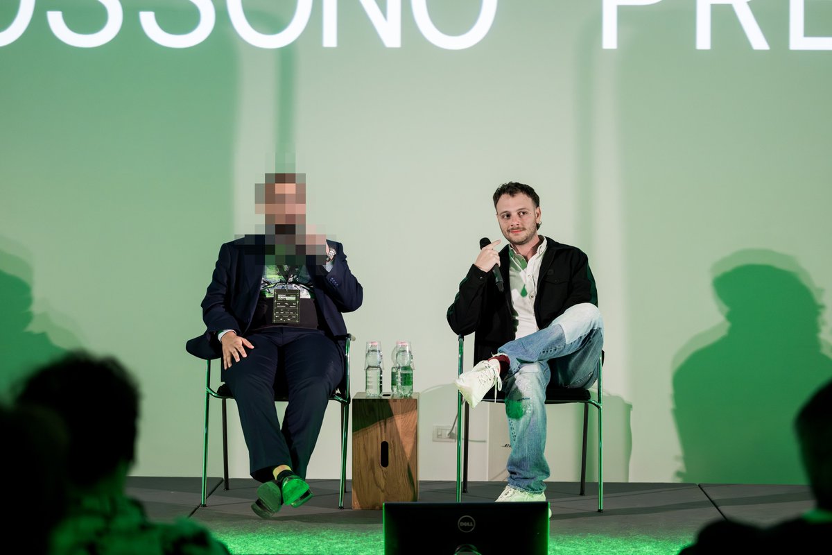 🚀 Le macchine non possono pregare

Marco Anastasio •  Ranpo Fahrenheit

In un’epoca che adora il Dio Elettrico e trasforma tutto in automatismo, l’unica vera disobbedienza è custodire la coscienza umana: lo spazio inviolabile, in cui l’uomo sceglie di restare umano.

#Bayram