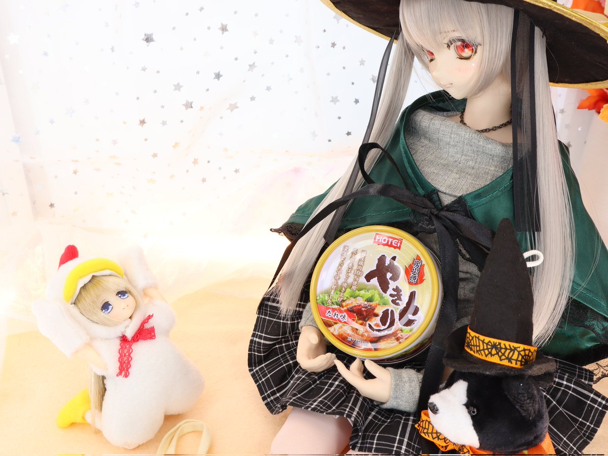 #今夜のドール撮影120分一本勝負
お題「いやし」(過去　既出)

《癒しの妖精　ルミュさん　の過去の活躍を…》

ルミュ「お嬢様〜お菓子をくれなきゃイタズラするですわ〜

＊

あかね「はい。
ルミュ「ど！どうしぃいいー！！！！