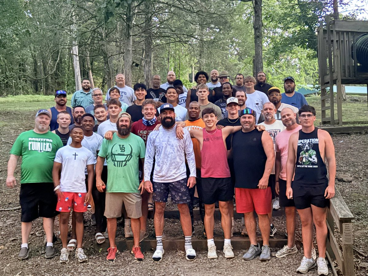 pointerfootball's tweet image. From the Senior Retreat, to Senior Night😮‍💨 It always seems to get here FAST‼️ Come on out and celebrate our Senior 🏈#DAWGS as we defend home turf for the final time of the regular season‼️ #GoDAWGS #SetThePACE #1AndOMindset #HostInThePost