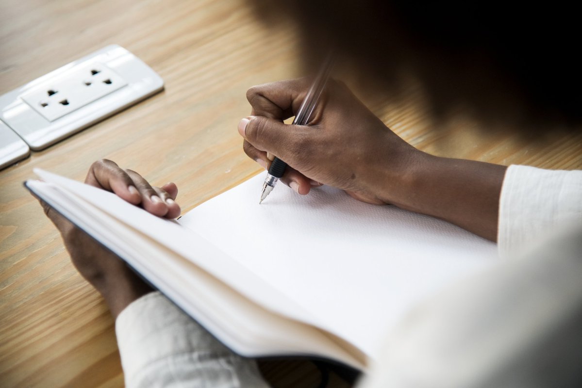 dcorporateacher's tweet image. A quick Reflection Log after class = steady growth 📘

✅ What worked?
✅ What didn’t?
✅ What will I adjust?

Small habit → major improvement.
#TheCorporateTeacher #ReflectiveTeaching