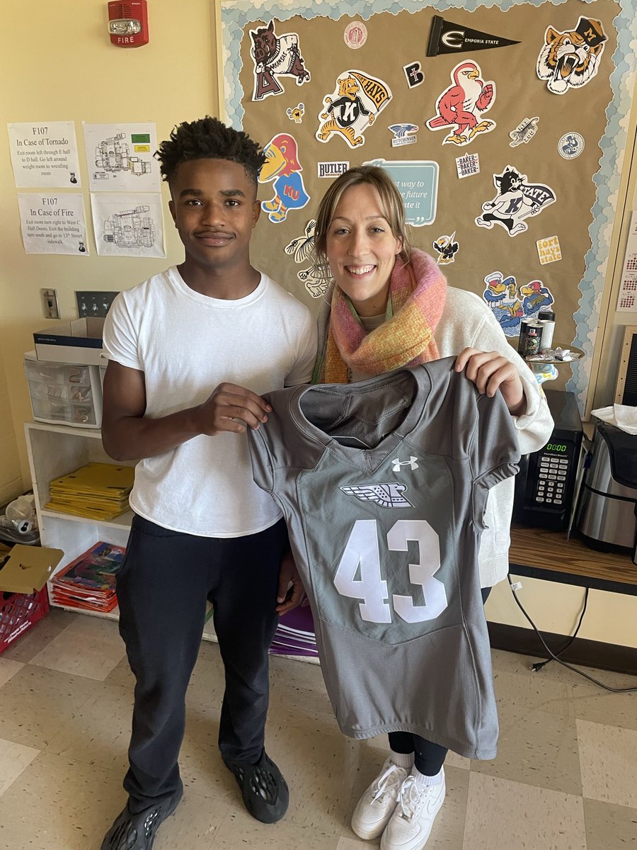 FootballWNHS's tweet image. Game 9 kicks off at 7pm tonight when we face Maize at Maize High School. Thank you to our Teachers of impact: Coach Bailey, Coach Falk, Mrs.Thamsakon, and Mrs. Bailey Williamsons. Thank you for what you do!!! @WichitaNorth259