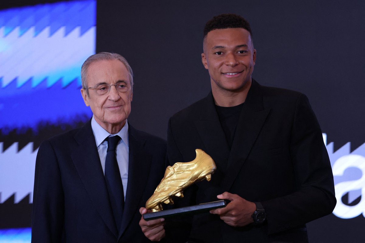 🌟 <a href="/KMbappe/">Kylian Mbappé</a> recibe la BOTA de ORO de la temporada 24-25 🌟