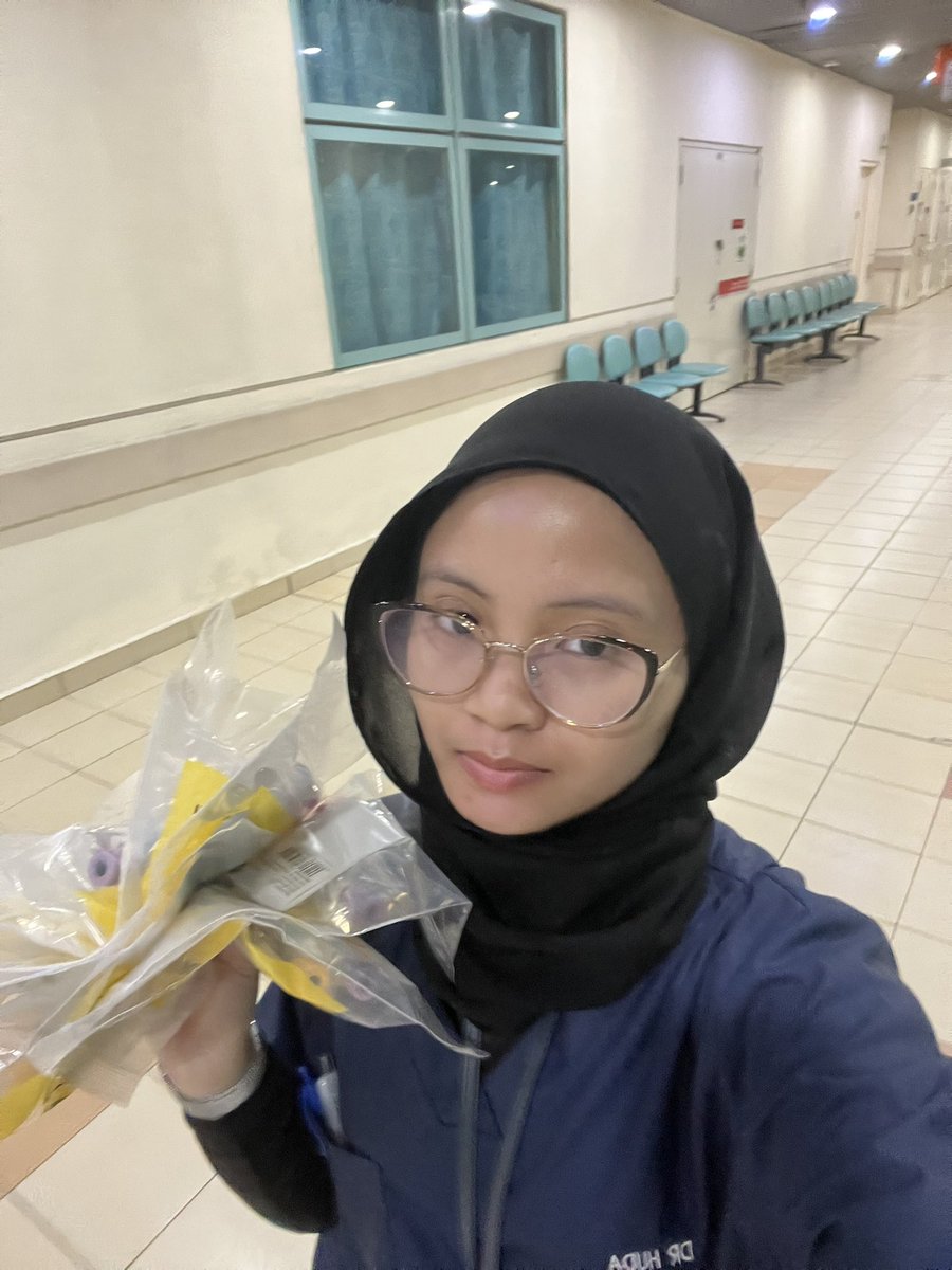 UmaimahHuda's tweet photo. 1/6 medical posting ✅

literally felt like it was only yesterday, feeling stupid starting off HO tapiiii esok back to square one in O&amp;G 🤰

am i scared? yes. do i think i can do it? YES (giggles nervously) https://t.co/0XjTNSoIMY