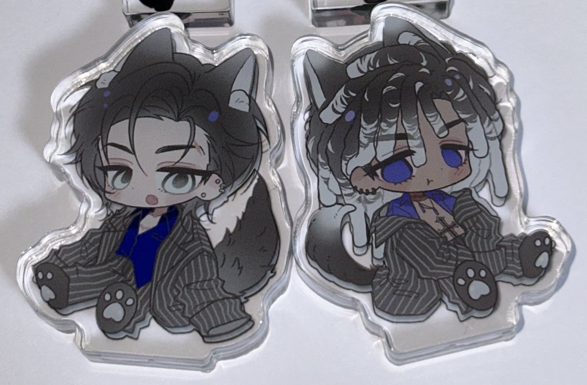 최근 일정이 매우매우 바빠져서,
시간 이슈로 재개장이 늦어지고 있습니다…
다음에 여유가 생기는대로! 저번에 보여드린 요 타입으로 먼저 찾아뵐 듯 하여요…😍 

아크릴 코롯토 실물 사진이고! 1,2는 지인분의 후기입니다😍 2처럼 먹여주는게 본 컨셉입니다!