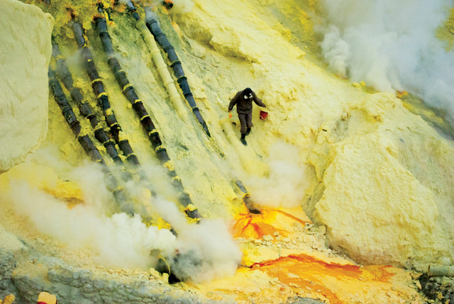Happy Halloween to all our fellow geologists and geophysicists out there!

#halloween #brimstone #volcano #geology