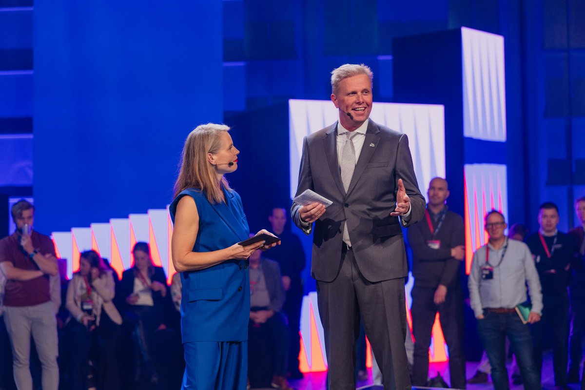 zuid_holland's tweet image. 💥 Wat een energie tijdens #ImpactFest 2025! 
De 10e editie bracht meer dan 1.500 ondernemers, investeerders en beleidsmakers samen in Den Haag.
@ArneWeverling opende het festival namens de Provincie Zuid-Holland samen met burgemeester Van Zanen.