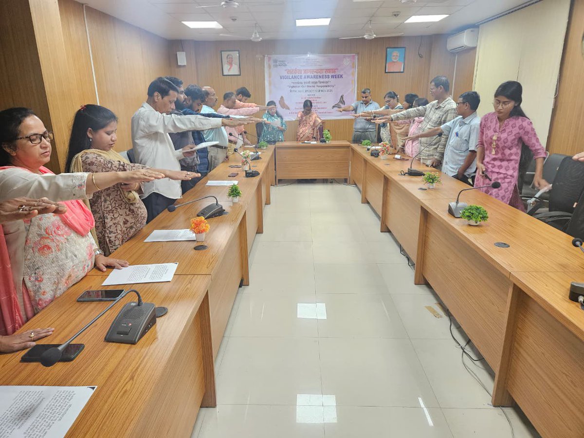 CSB MESSO, RO &amp; RSTRS Guwahati observed Rashtriya Ekta Diwas on the occasion of the Birth Anniversary of Sardar Vallabhbhai Patel on 31.10.2025. Officers &amp; staff took the National Unity Pledge, reaffirming their commitment to unity &amp; integrity of the nation.
<a href="/csbmot/">Central Silk Board Ministry of Textiles</a> <a href="/TexMinIndia/">Ministry of Textiles</a>