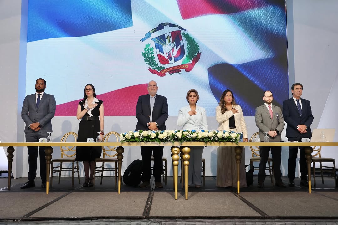 DIGEIGRD's tweet image. 🌐 Inicia la #SemanaDeLaCompetencia2025. 
Una jornada dedicada al diálogo, la reflexión y la construcción de mercados más justos y transparentes, junto a representantes del BID, la OCDE
#ProCompetenciaRD #LibreCompetencia #Transparencia #ÉticayTransparencia