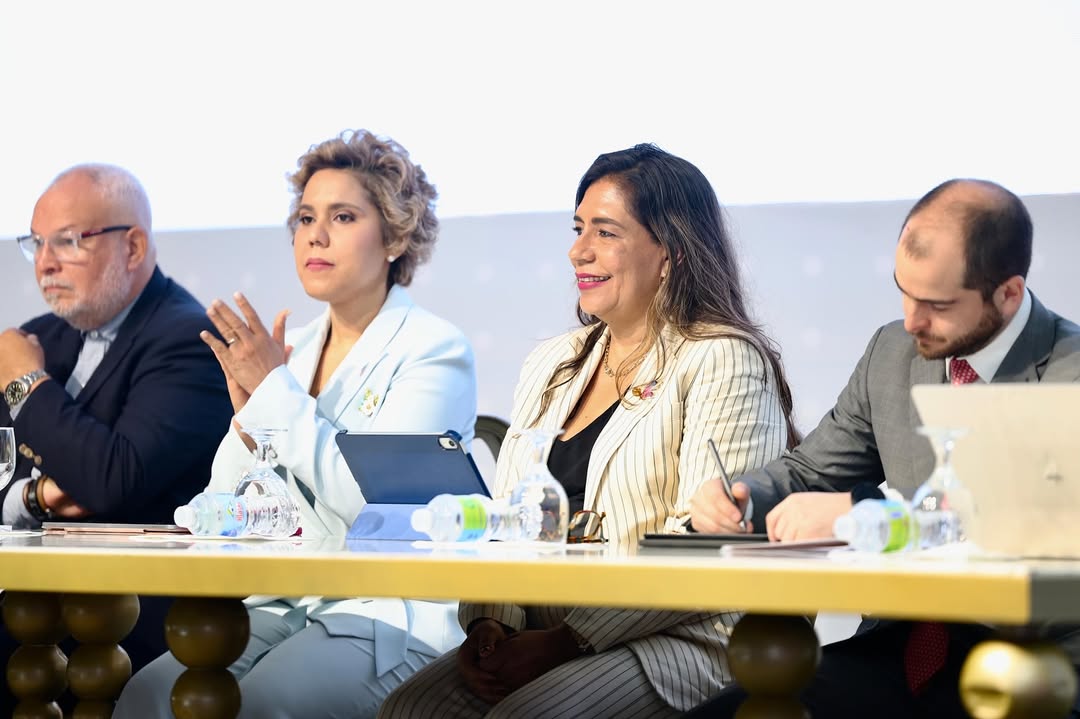 DIGEIGRD's tweet image. 🌐 Inicia la #SemanaDeLaCompetencia2025. 
Una jornada dedicada al diálogo, la reflexión y la construcción de mercados más justos y transparentes, junto a representantes del BID, la OCDE
#ProCompetenciaRD #LibreCompetencia #Transparencia #ÉticayTransparencia