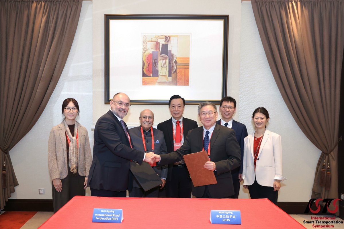 The IRF and the China Highway &amp; Transportation Society (CHTS) have signed a Memorandum of Understanding during the 2025 International Smart Transport Symposium (ISTS) in Shenzhen, marking a new chapter of collaboration in transport research and innovation.

The MoU was signed by