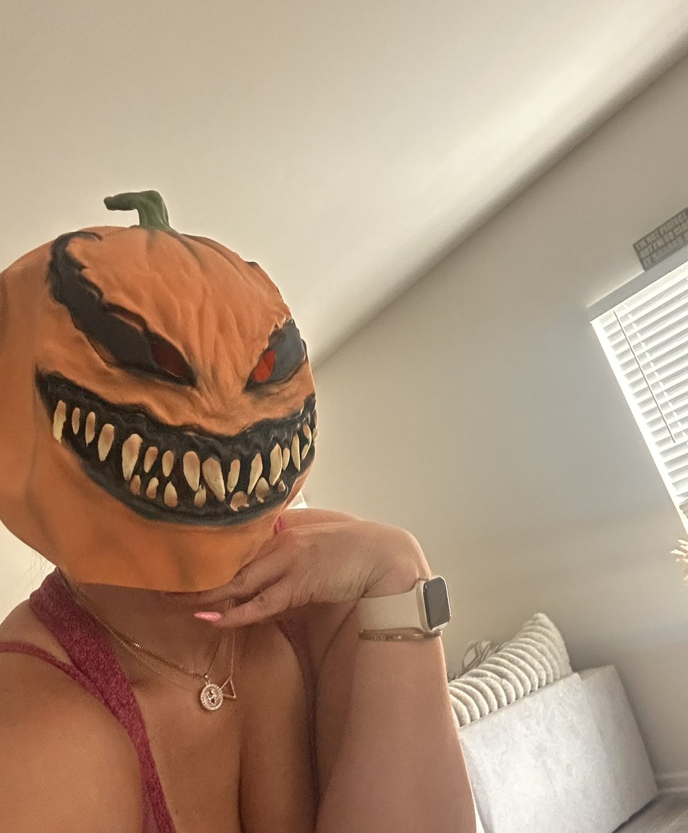 AnaisInCharge's tweet image. I woke up this morning really early and immediately got to work to ruin my subs day. I feel like I started my day strong