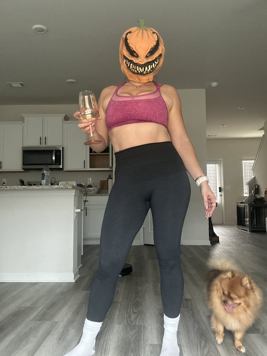 AnaisInCharge's tweet image. I woke up this morning really early and immediately got to work to ruin my subs day. I feel like I started my day strong