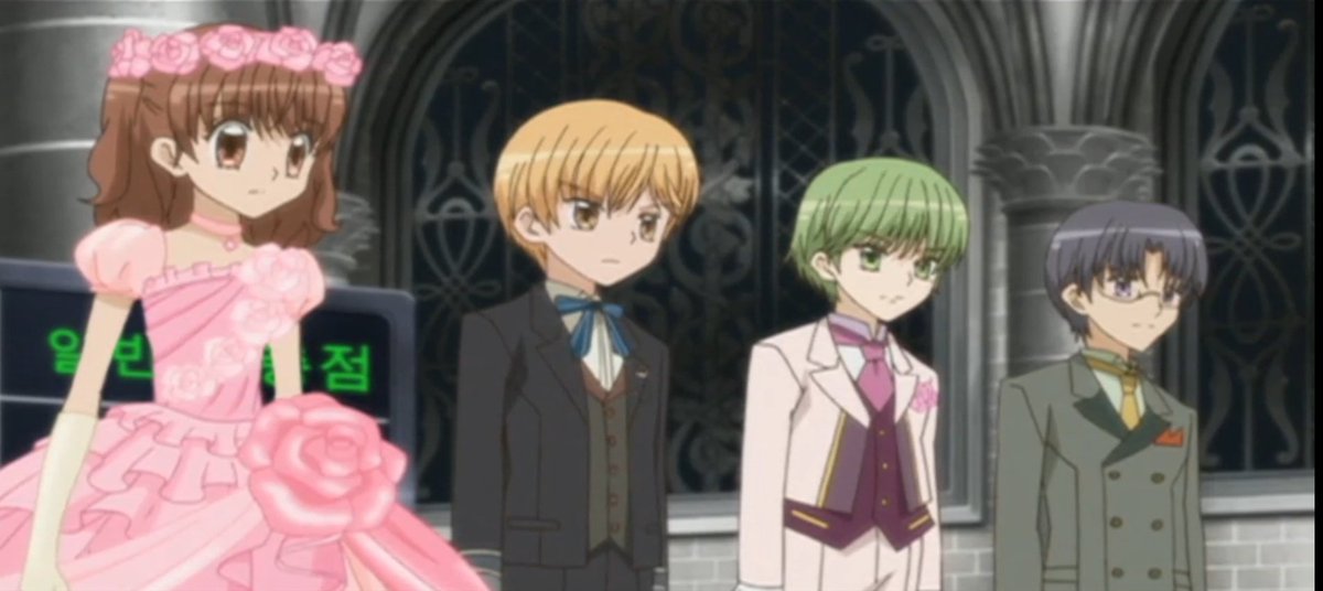 왕자님들 중딩때 입던 턱시도 다 커서까지 입는거 기특하다...