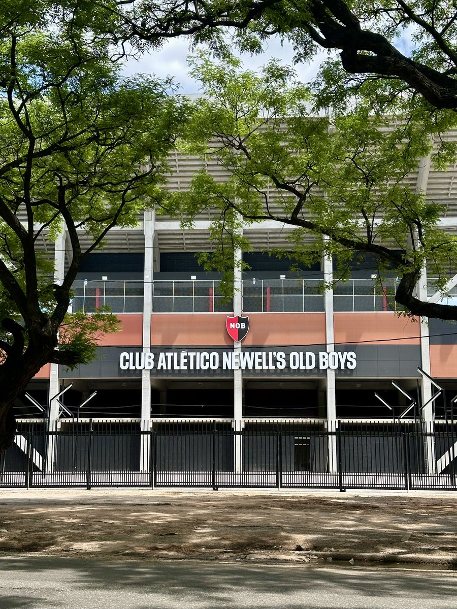 Viernes en casa 💪🏼

#HoyJuegaNewells 🔴⚫️