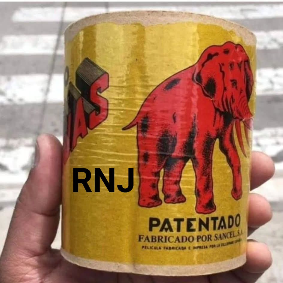 Josepasion1970's tweet image. 🧻 Cuando el papel era de lija y los valientes no lloraban.

Si viviste los 80 o 90, recordarás el papel Elefante: duro, ruidoso y fiel en cada baño de España.

Sobrevivimos al papel Elefante: generación de hierro 💪🐘

#Nostalgia #Años80 #HumorRetro