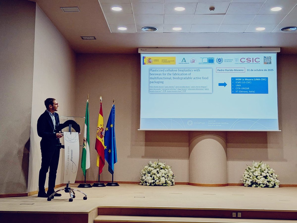 MASLab_IHSM's tweet image. 🎉 Our PhD student Pedro Florido, attended today the CicCartuja Ebrofoods Awards Ceremony, where he presented his research on cellulose-based bioplastics with beeswax 🐝🌱 — and proudly received the 1st Prize!🏆

Congratulations on this well-deserved recognition 👏