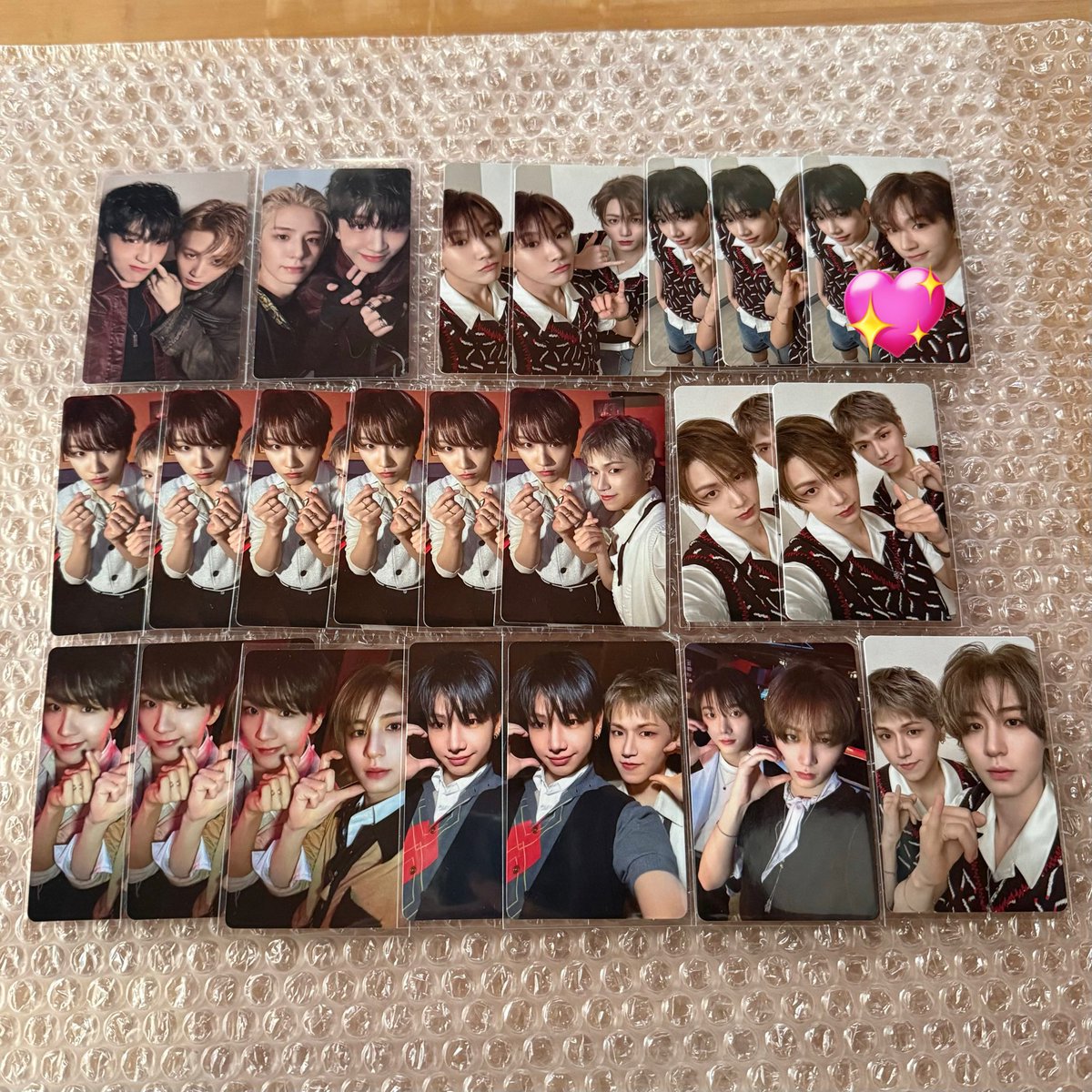 0_0rainbow_'s tweet photo. @10_2120 検索より失礼致します😌
当方所持の画像1枚目と、2枚目以降💖の3枚との交換は可能でしょうか？別投稿のものもあわせて失礼いたします💧
11/12東京オフイベ会場にて手渡し交換希望です。ご検討の程よろしくお願い致します🙇‍♀️ https://t.co/wkLkyDO5iO