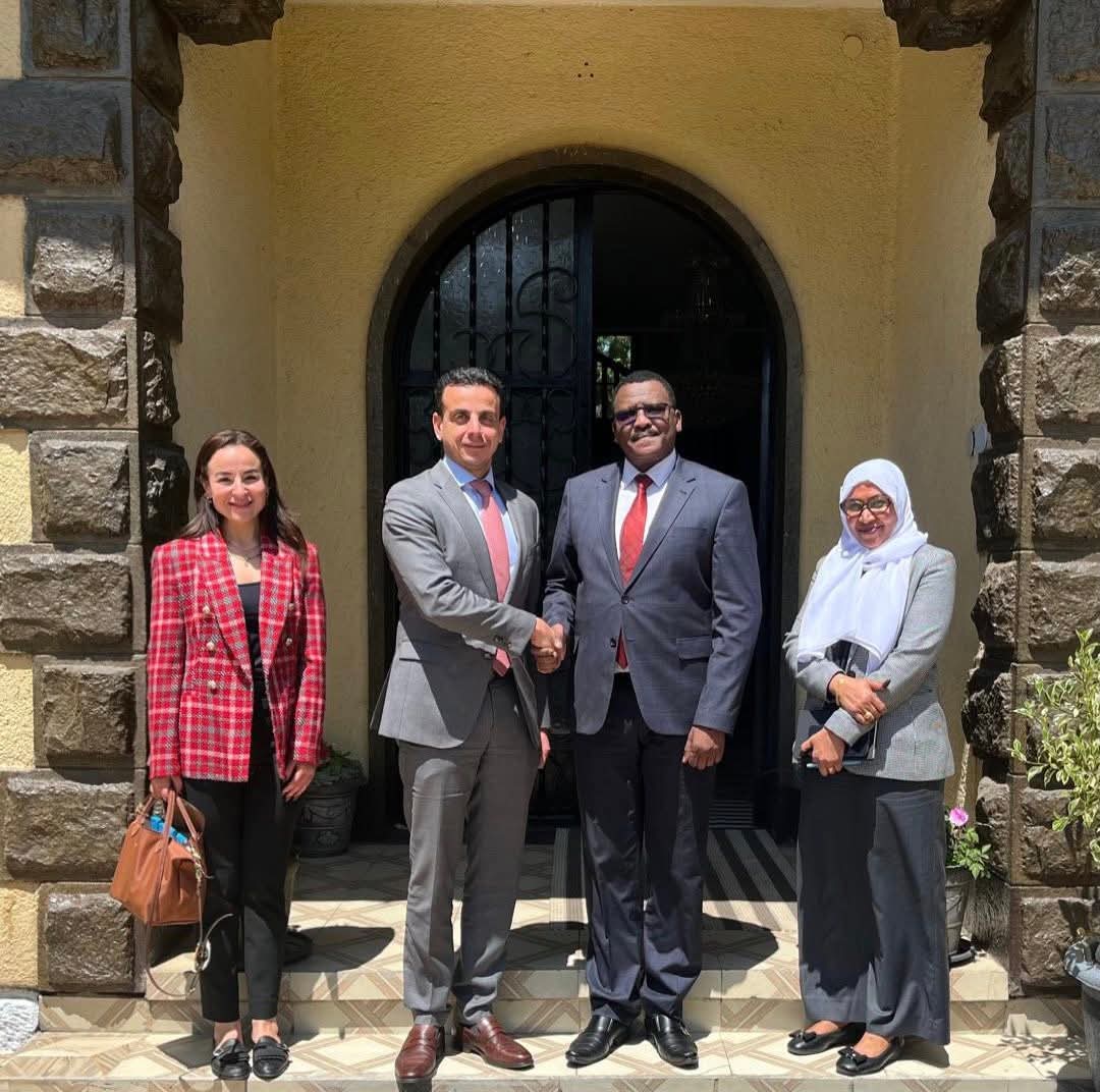 Amb. Dr. Obaida ElDandarawy met with Sudan’s Amb. El-Zein Hussein &amp; UNESCO’s Dr. Bissoonauth to discuss Sudan’s crisis, AU coordination, and boosting Egypt–UNESCO cooperation in Africa.
 #GlobalSolidarityNetwork #ModelAU #Solidarity 
<a href="/_AfricanUnion/">African Union</a> 
<a href="/EgyInAddis/">Egypt Mission - Addis Ababa 🇪🇬</a> 
<a href="/hassanali1919/">Ghazaly</a>