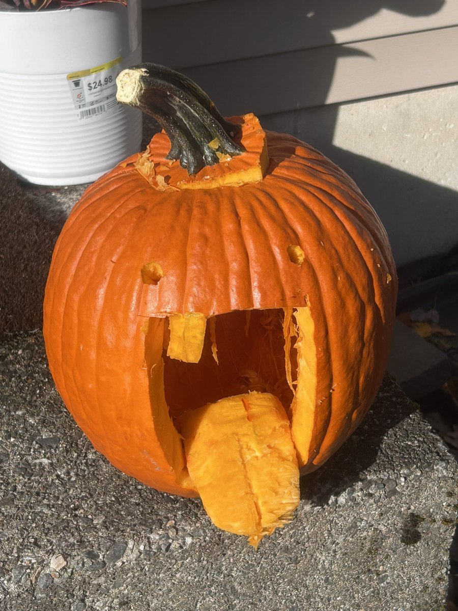 Tsaritsacore's tweet photo. #havingfuntwt #pumpkintwt #joytwt https://t.co/mFtVI6aKy3