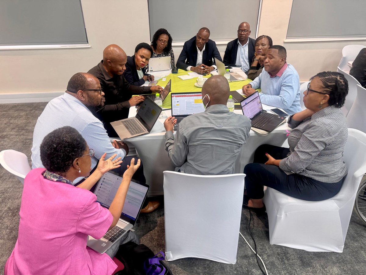 WHOBotswana's tweet image. 🇧🇼 @MoHBotswana &amp;amp; @WHOBotswana are finalizing the National Cancer Control Plan.

This 5-year plan will guide resource use &amp;amp; policy to curb the epidemic.

Survivors&apos; input is key to improving cure rates! Aiming for completion by year-end.
 #CancerControl #Healthforall