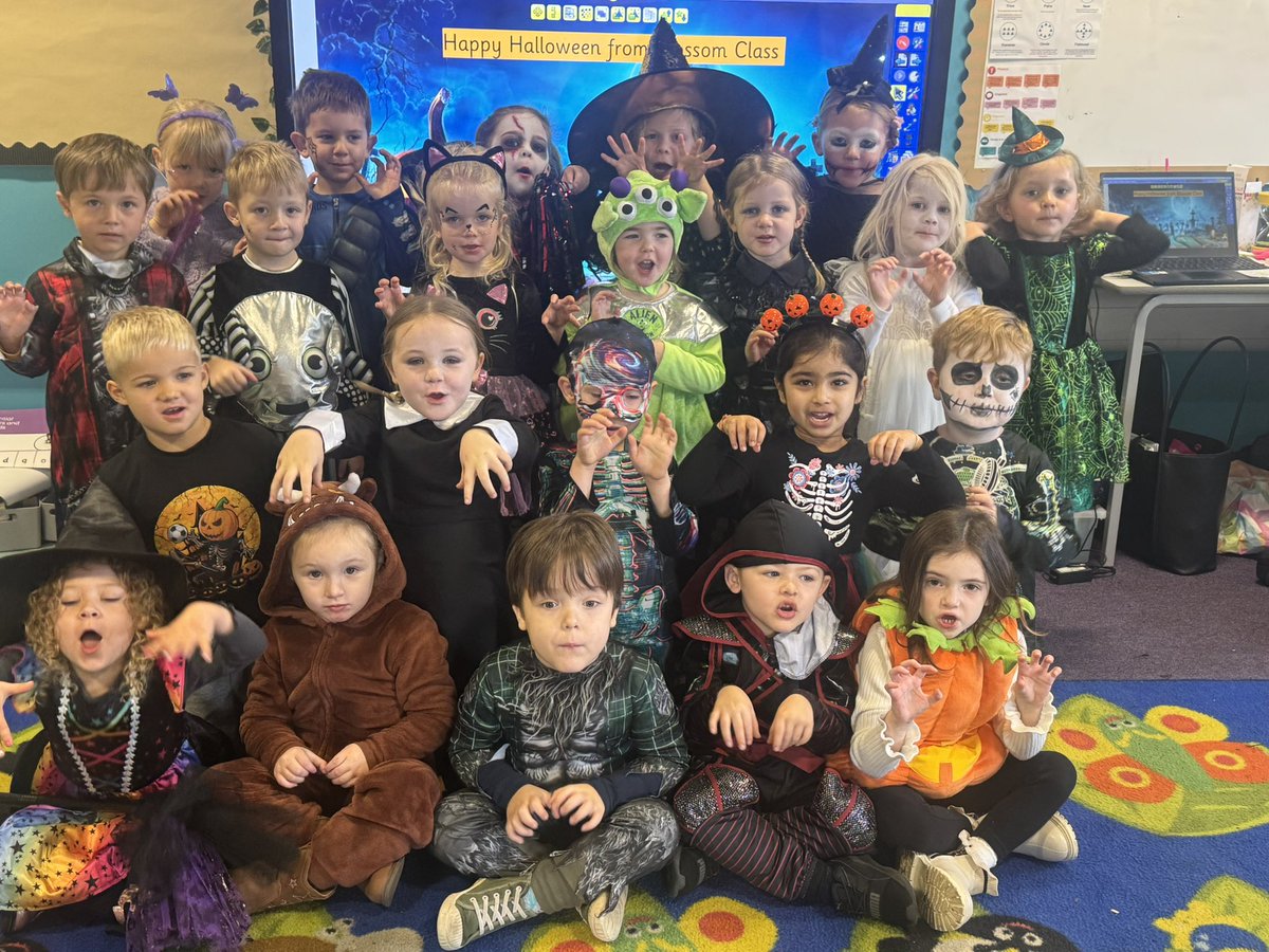 Blossom class have loved dressing up today for Halloween! We cannot wait for the disco later!