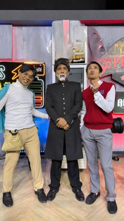 JuneNQteam's tweet photo. Jom kita UNDI #RODA di #MuzikalLawakSuperstar5 ..
Terima Kasih 😁🙏

https://t.co/12JMRTZ30z…

#MLS2025
#NAQIU
#FAD
#SHARIF
#NAQIUMENDONIALAGI 
#TEAMRODA

@thisisnaqiu @fadd_bocey https://t.co/YHKZyjr3LN