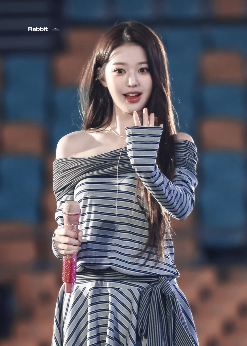 RABBIT_040831's tweet photo. 251031 🥹워녕아 넘 감동이야..
#아이브 #IVE #장원영 #원영 #WONYOUNG #ウォニョン…… https://t.co/s5zDy7juT8