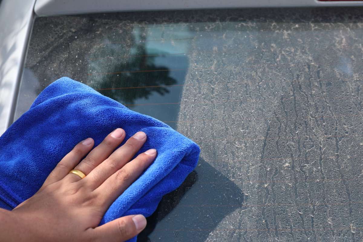 towel_hongqian's tweet image. Gentle on paint, tough on grime 🧼✨ Our microfiber cloths keep your ride spotless without a scratch—perfect for those quick clean-ups between drives. Ready to protect your car&apos;s shine? 🚗💨 #CarCareEssentials #DetailingTools #AutoMaintenance #MicrofiberMagic #DriveWithCare