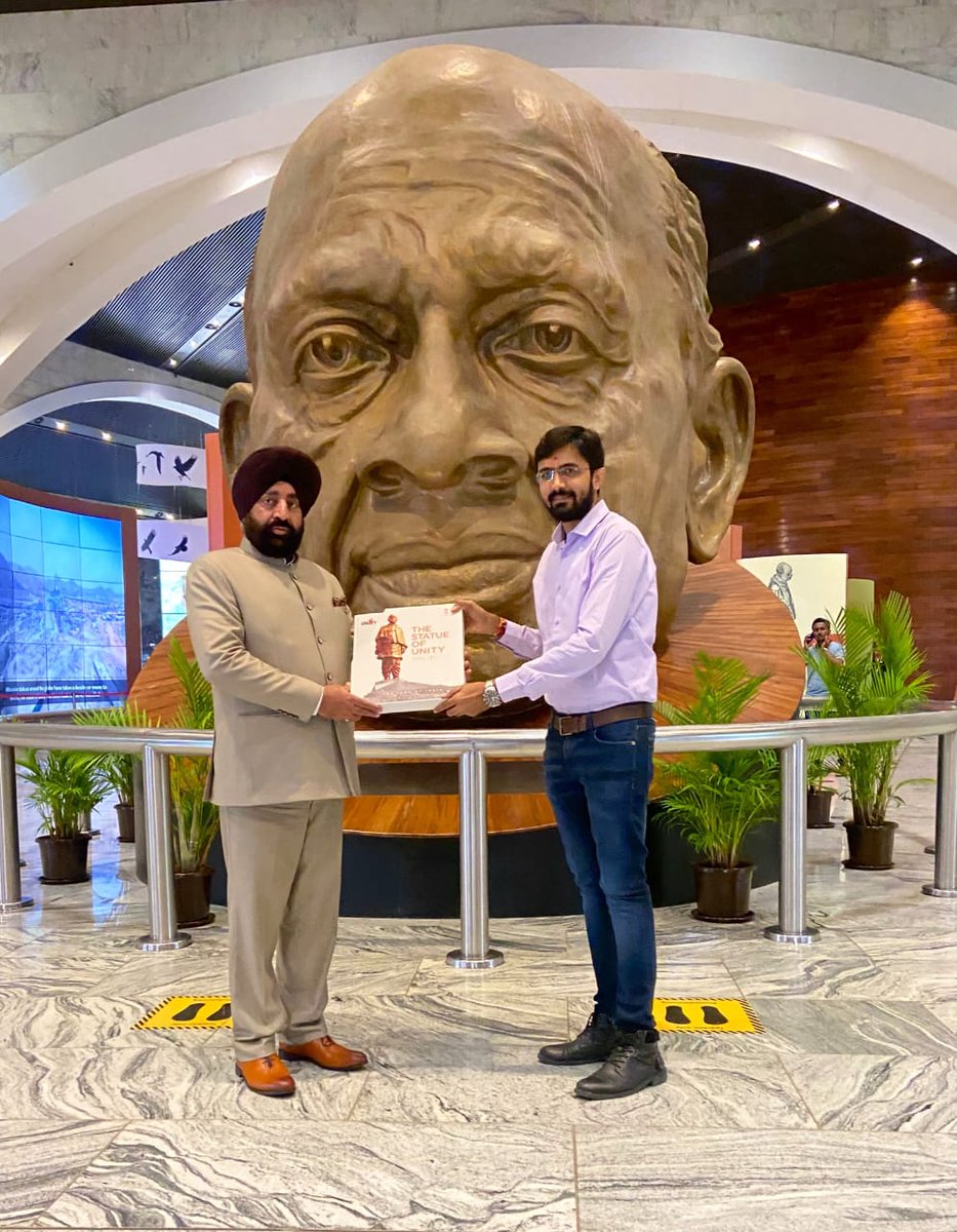 LtGenGurmit's tweet image. गुजरात प्रवास की कुछ समय पूर्व की वह यात्रा आज भी स्मृतियों में ताजा है। #StatueOfUnity, सरदार वल्लभभाई पटेल संग्रहालय और उनके गृह स्थल की यात्रा मेरे लिए एक ऐसा अनुभव रहा, जिसने राष्ट्रनिर्माण के उस विराट व्यक्तित्व से साक्षात्कार कराया, जिसने विविधता में एकता को भारत की पहचान…