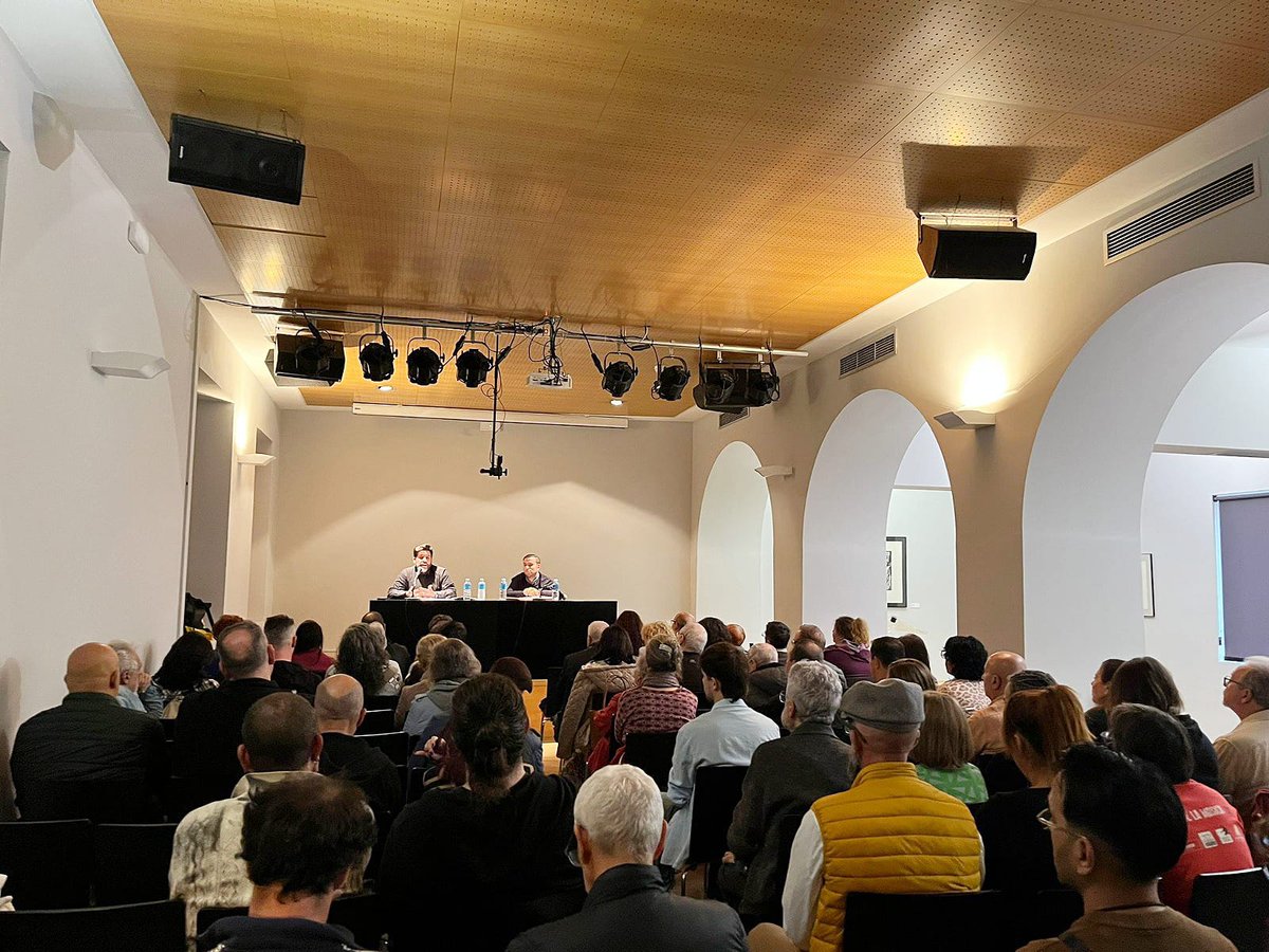 alcalaviva's tweet photo. 🎭 Más de 80 artistas y entidades locales participaron en el encuentro cultural organizado por el Ayuntamiento de Alcalá en Santa María La Rica. 🤝 Nuevos proyectos y diálogo con el sector.
#CulturaAlcalá #ArtistasLocales #SantaMaríaLaRica https://t.co/MZAQqqwVRb https://t.co/6Lap5zY7di