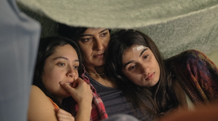 Présenté dans la section Un Certain regard du Festival de Cannes 2024, le premier long métrage de l’actrice &amp; réalisatrice Ariane Labed, "September &amp; July", sorti en salle en février 2025, est désormais disponible en DVD, chez <a href="/BlaqOut_/">Blaq Out</a> ). Notre critique : formatcourt.com/2025/10/septem…