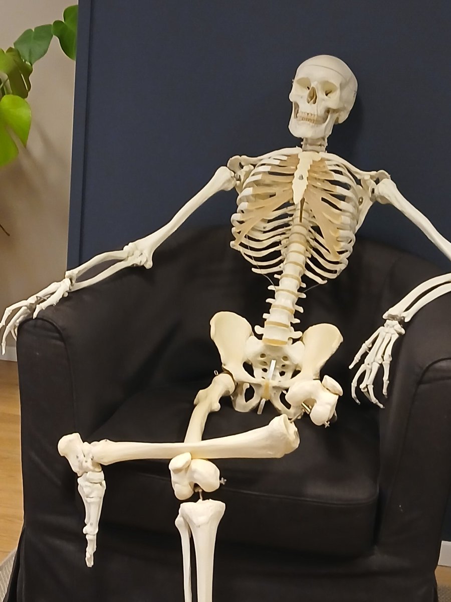 Kom till naprapaten nyss och där satt en bajare som väntar på ett guld.