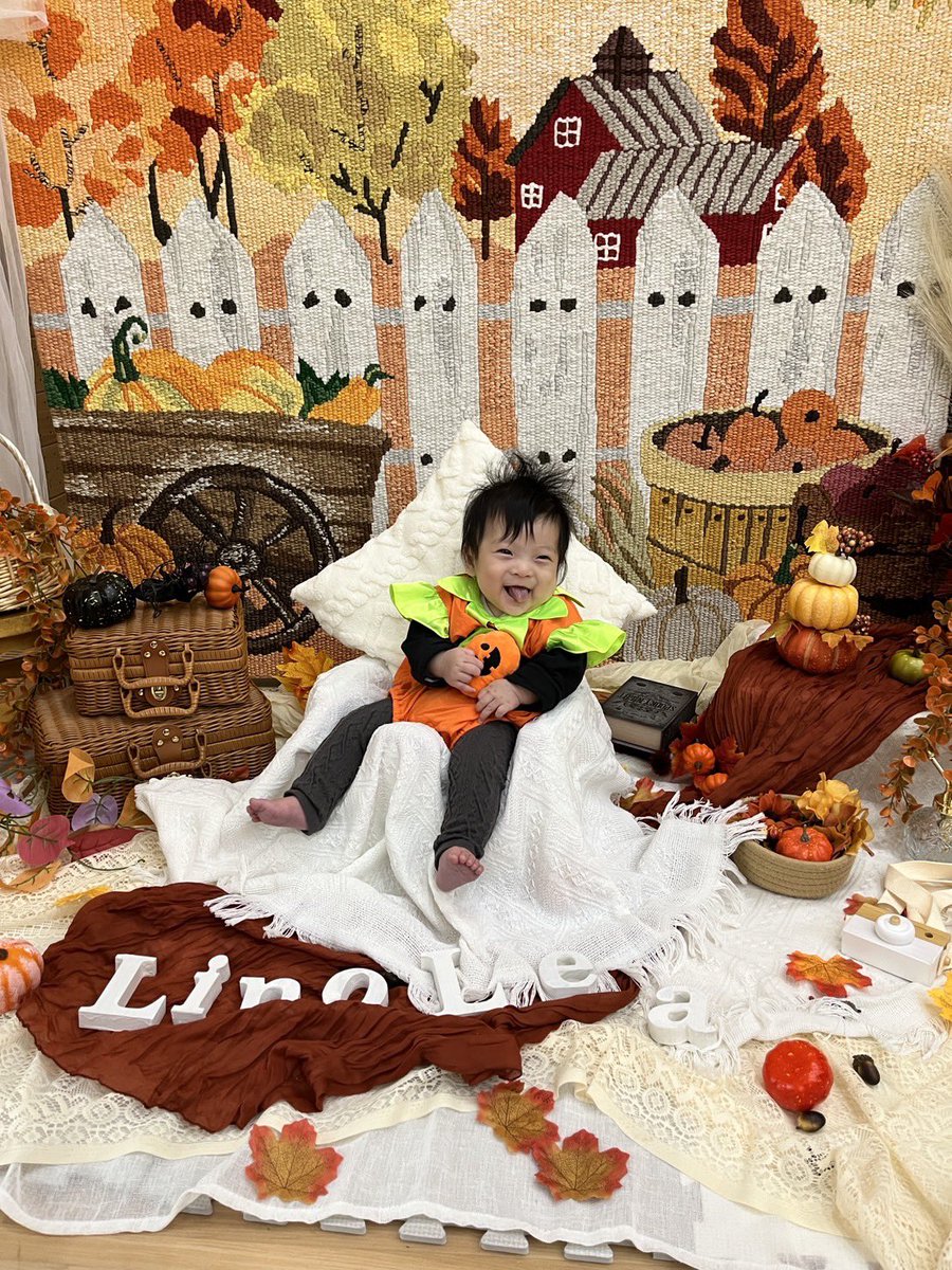 TenshoShibuya's tweet photo. ハッピーハロウィン🎃͙🎃͙

#OHSE さんに撮っていただきました！
本日も楽しみましょう✨✨

#天笑お菓子欲しいってよ https://t.co/qsEx1R4GQ2