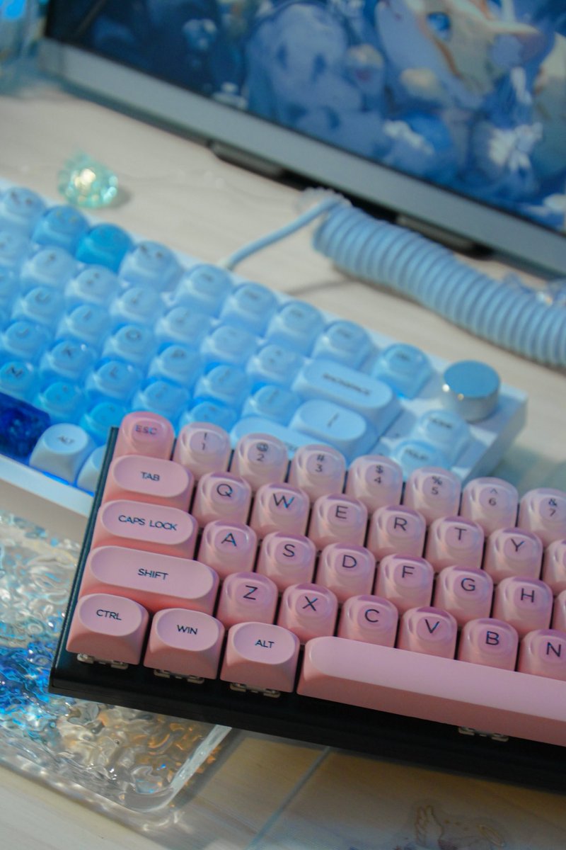 SoRAn_0616's tweet image. 🩷×🩵

#xvxkeyboard #giveaways #keycaps #desksetup