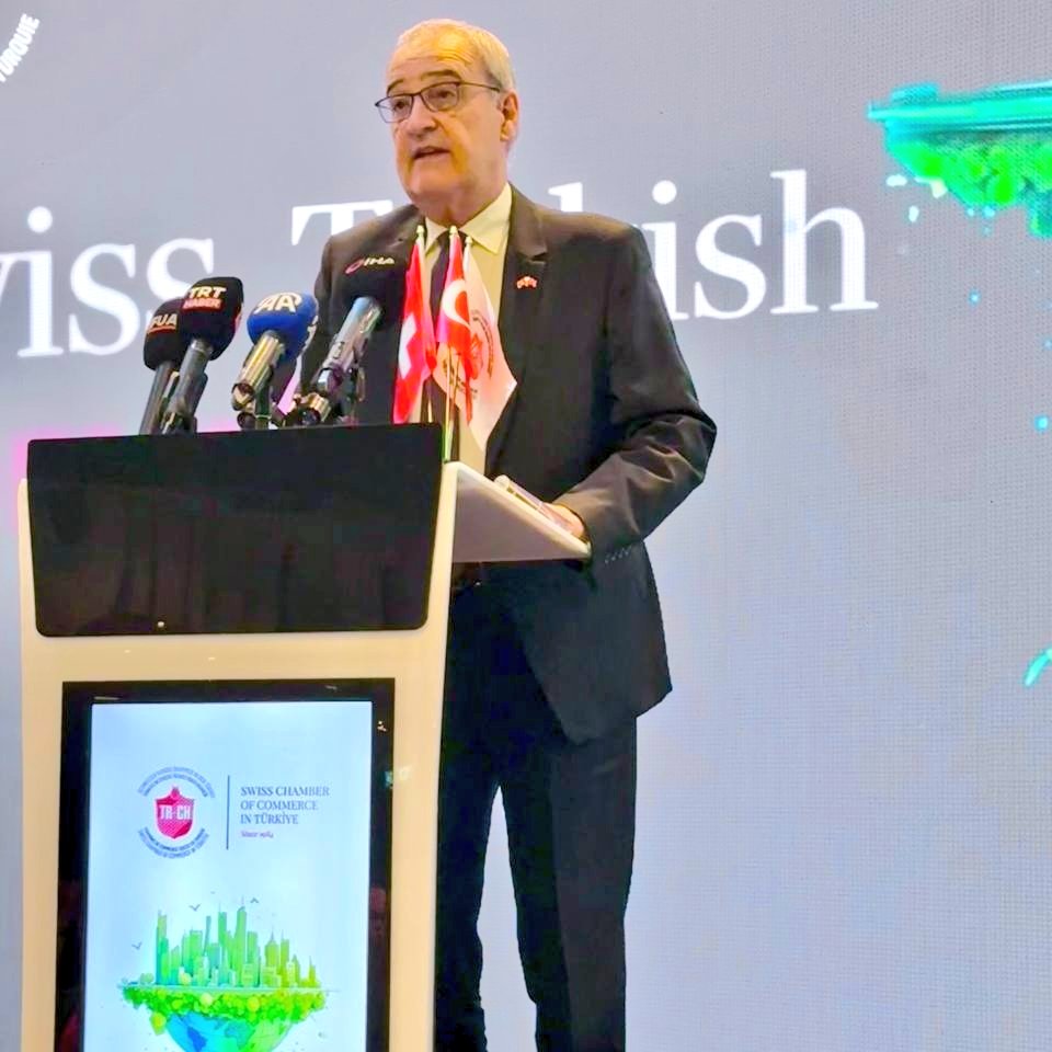 At the Swiss–Turkish Economic Forum on Sustainable Construction, I emphasised the benefits of collaborating on innovation. During a productive bilateral meeting, 🇹🇷Minister of Trade Ömer Bolat and I discussed the future prospects of our economic relations. 🇨🇭🇹🇷