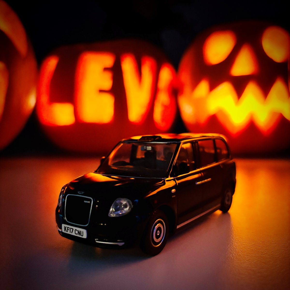 LondonEVCompany's tweet image. Honey I shrunk the... TAXI! 👻🎃

Or do we just have really large pumpkins?! Happy Halloween from all of us at LEVC. 

We'd love to see your pumpkin creations, post them in the comments below! 👇

#halloween #minature #modelcar #scary #spooky