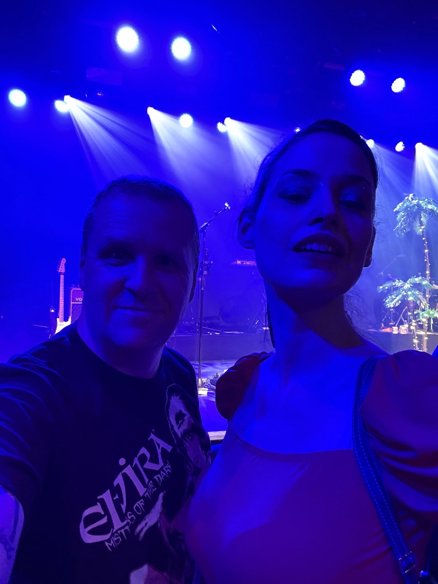 🎃🧡🌚 <a href="/ste_speed/">Ste Speed</a> and I DID welcome #SophieEllisBextor <a href="/SophieEB/">Sophie Ellis-Bextor</a> back to #Vancouver!! This is one of my favourite concert photos that I’ve taken-what a SHOWGIRL bird of paradise!🤩<a href="/kminogues/">alex 🕸️</a> <a href="/RLeBonTennant/">Rosie Tennant Doran 💖💙💜💚❤️🪩✨🦄🎶📀🎮🌻🌈</a> <a href="/CaliforniaRomeo/">ROMEO 🪐</a> <a href="/ademradio/">Scheiße Minnelli</a>
