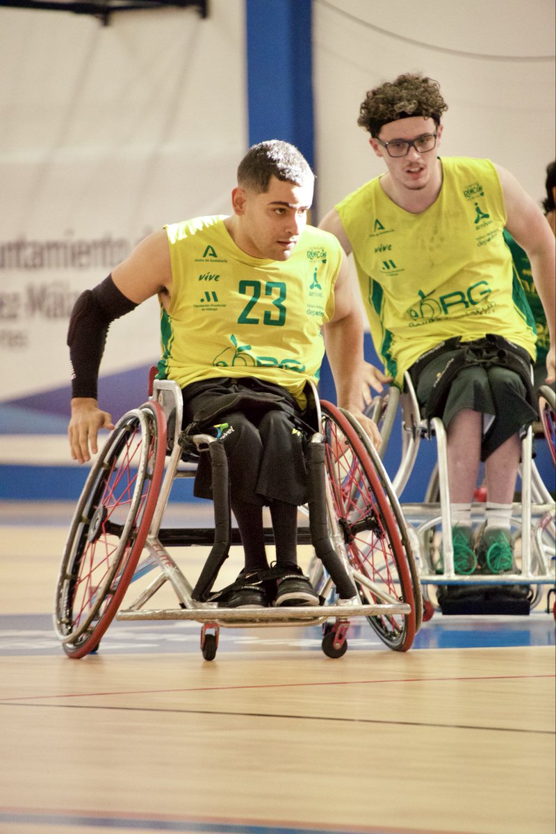 💣 ¡𝒀𝑨 𝑬𝑺 𝑽𝑰𝑬𝑹𝑵𝑬𝑺.ᐟ

𝙿𝚊𝚝𝚛𝚘𝚌𝚒𝚗𝚊𝚗 𝚢 𝚌𝚘𝚕𝚊𝚋𝚘𝚛𝚊𝚗:

<a href="/RG_tropical/">Reyes Gutiérrez</a> 
@diputacionmlg
@ayto_vlz
@deporteand
@fundunicaja
@clinicasrincondental

#SomosAmivel 💛💚
#AmivelBSR 💚💛
#YaestamosAqui 🇪🇺
#SoñamosJuntos ✨